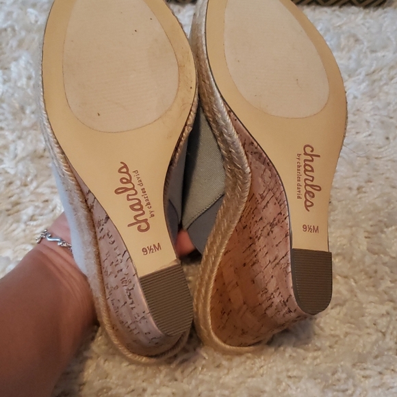 Charles David DENIM Light blue denim wedge - Picture 9 of 12